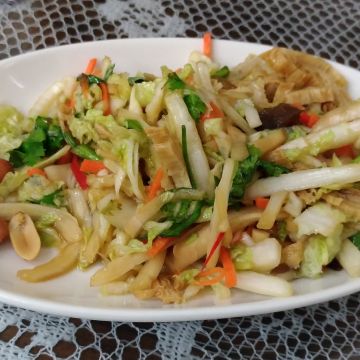 傳家飽牛肉麵館