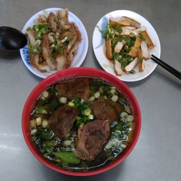 梁師傅牛肉麵