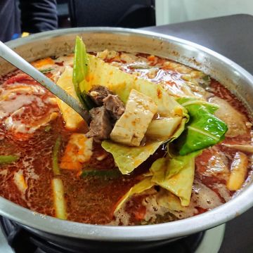 老余牛家莊牛肉火鍋