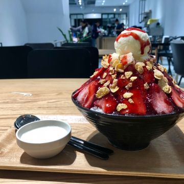 那間賣冰的咖啡店 Blue Lamp Cafe