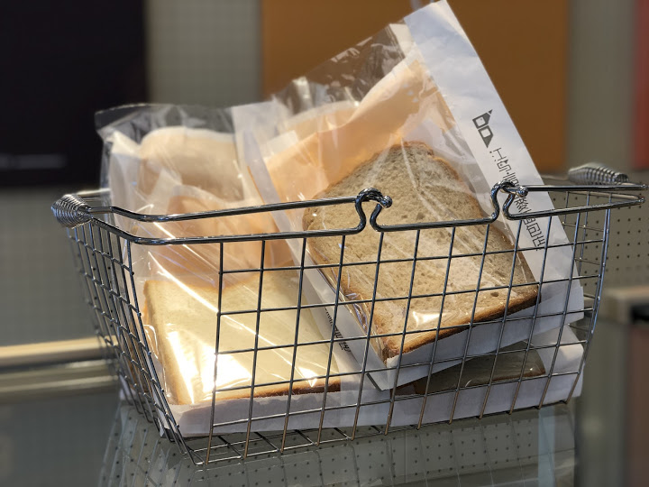 鴻記麵包店 IG打卡吐司牆、文青手工麵包店