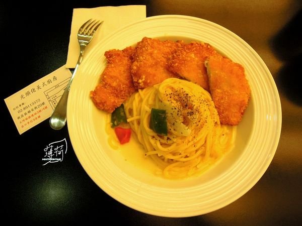 <食。新北新店>光頭佬美式廚房｜大份量、高CP值！吃飽飽～提供餐點客製化服務.用心滿足每位客人的需求.新店美食.世新大學美食