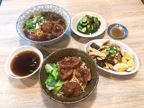 #台式#巨蛋食圈#碗裡麵-一個布置派的#Rain#高雄