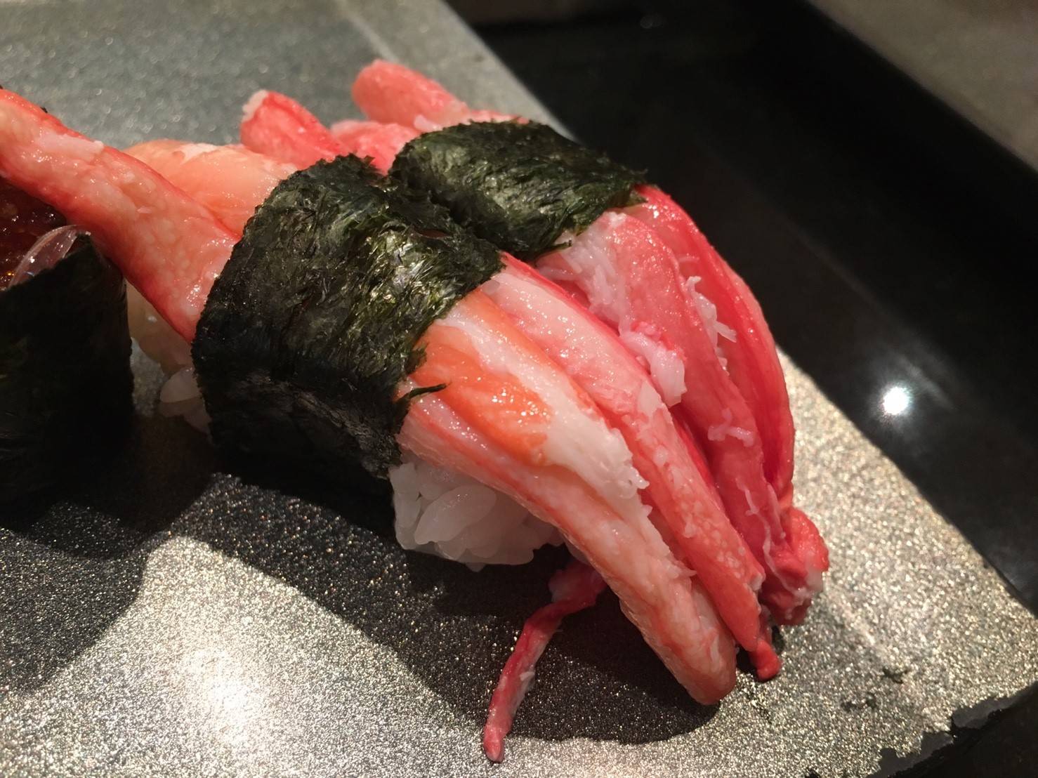 [沖繩美食]美國村 グルメ迴轉壽司市場●人氣必吃名店●走過路過不能錯過