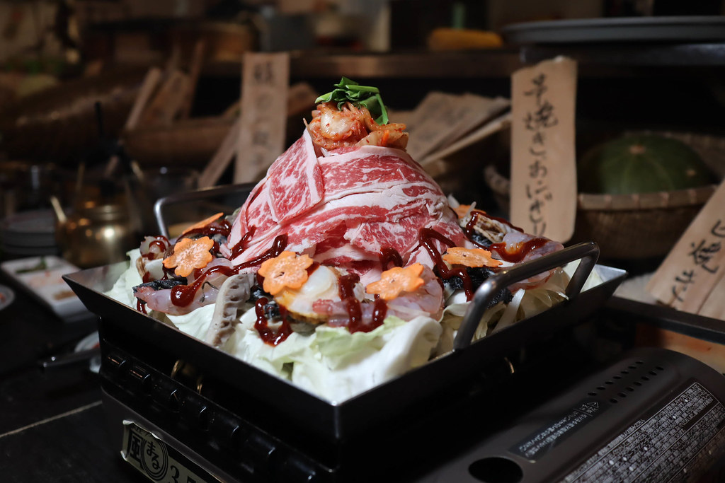 (中山捷運站)中山區居酒屋推薦-狸爐端燒 日式料理,特別的平盆鍋還有最具特色的「船槳送菜」,林森北路居酒屋,八條通美食