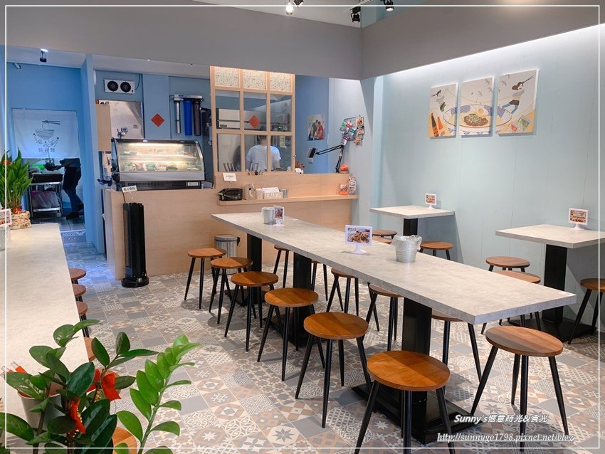 台中美食 / 巷弄美食/文青麵店【夥拌麵】文青程度直逼咖啡廳，賣的卻是家常美味 乾拌麵 與 滷味 !!