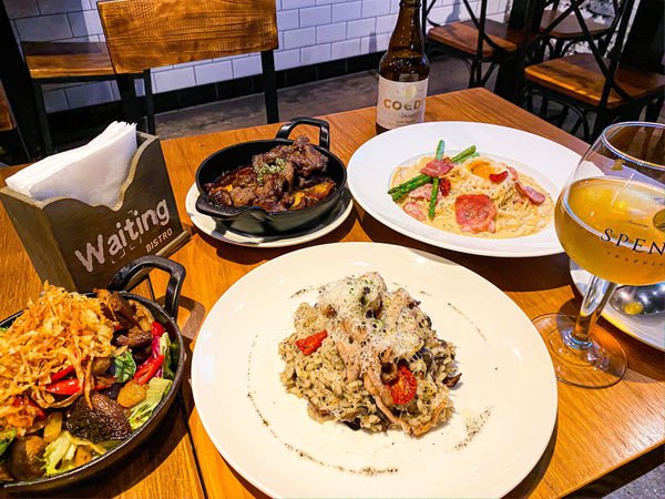 (台北忠孝復興站)Waiting bistro 台北大安東區餐酒館推薦 異國美食美酒 多汁牛肋小山丘 燉飯義大利麵香氣足夠層次豐富 氣氛佳美食美酒好選擇