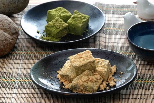  一〇八抹茶茶廊：現做厚實手工蛋捲/無糖抹茶玄米茶/抹茶粉及茶具販售/甜品買一送一