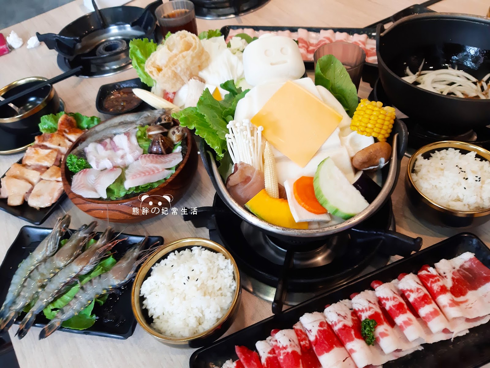 【台中西屯】仨小鍋物│樂高機器人牛奶鍋│湯頭香味濃郁│食材新鮮│服務優質 