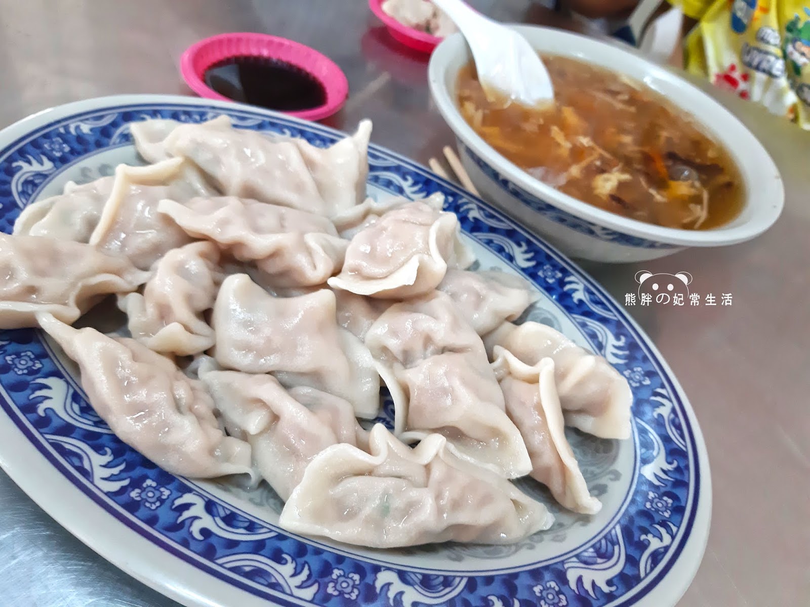 【台中西區】上上水餃，在地經營35年，向上市場銅板平價小吃，水餃大小一口剛好，美味、好吃 