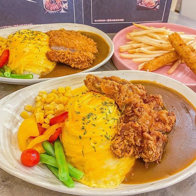 勤美、向上市場附近的日式咖哩專賣店！﻿ 除了咖哩之外還有丼飯、定食類～﻿