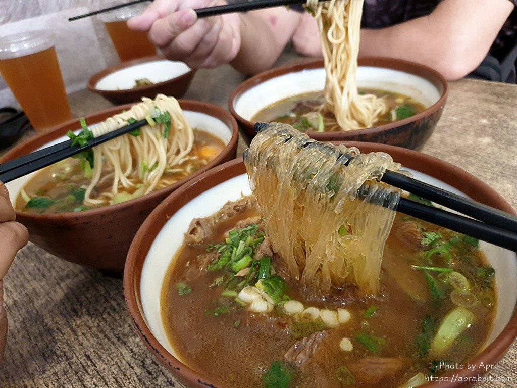 台中牛肉麵推薦|牛佬牛肉麵專門店-北屯區的好滋味