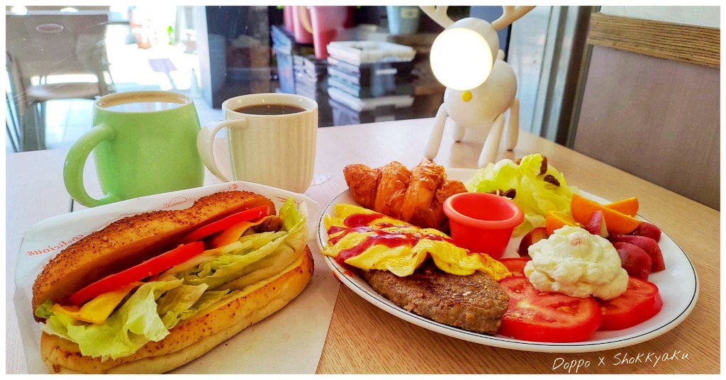 【高雄，早午餐】飛碟漢堡  UFO Burger - 學生時期常吃的平價早午餐，現在在建工路上也可以吃嘍～