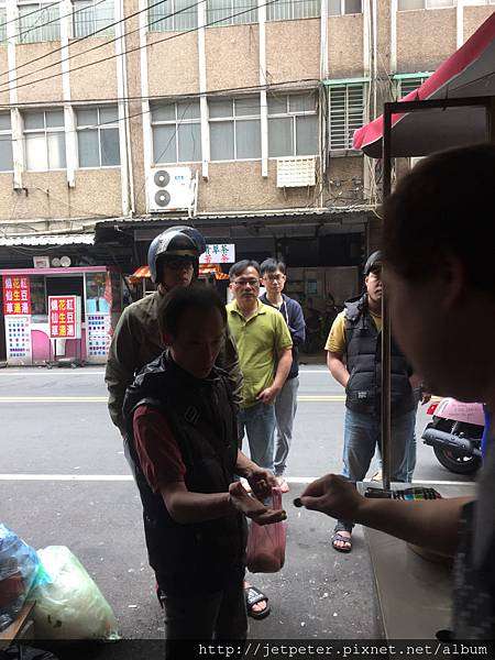 （蘆洲）在地人大推早餐店 大排長龍手工現做小籠包-手工現包葉家小籠包