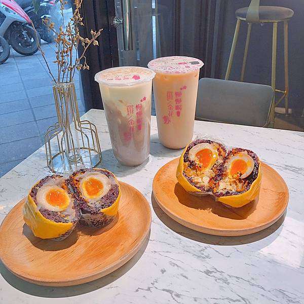 超狂芋泥、肉鬆、紅茶溏心蛋神組合，創意紫米飯團，芋泥控還不吃起來 | 【台北萬華區-西門站】金花碳烤吐司專賣