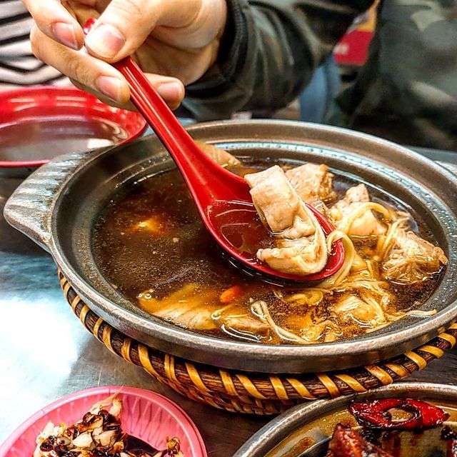 萬得富爸爸肉骨茶王中王