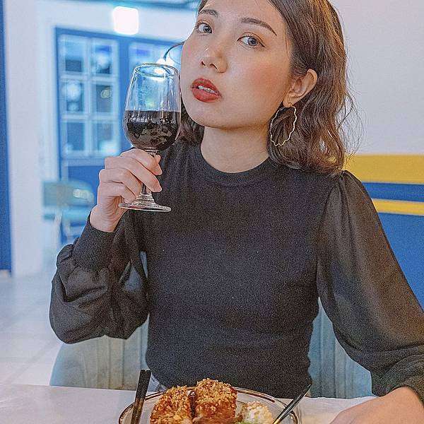 適合節日慶祝、昏黃氣氛的希臘藍調餐酒館 | 【台北 中山區】Leone Restaurant＆Bar