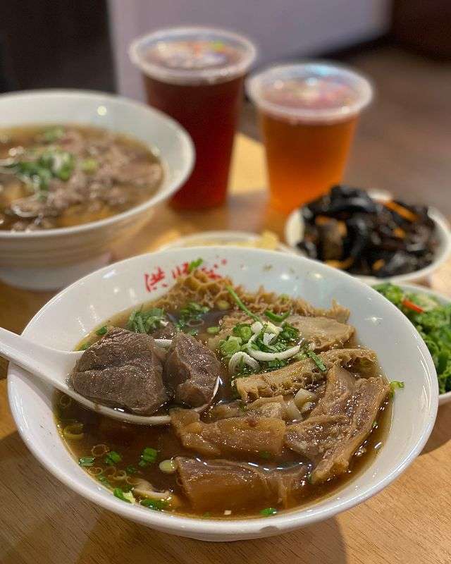 洪師父冠軍牛肉麵-建北店🌟台北美食-松江南京站🌟
