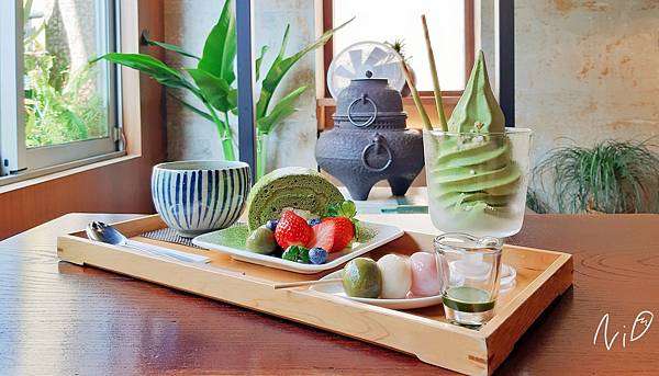 [食記。台南]花見宇治抹茶甘味処。抹茶霜淇淋。抹茶生乳捲。室內佈景超美。