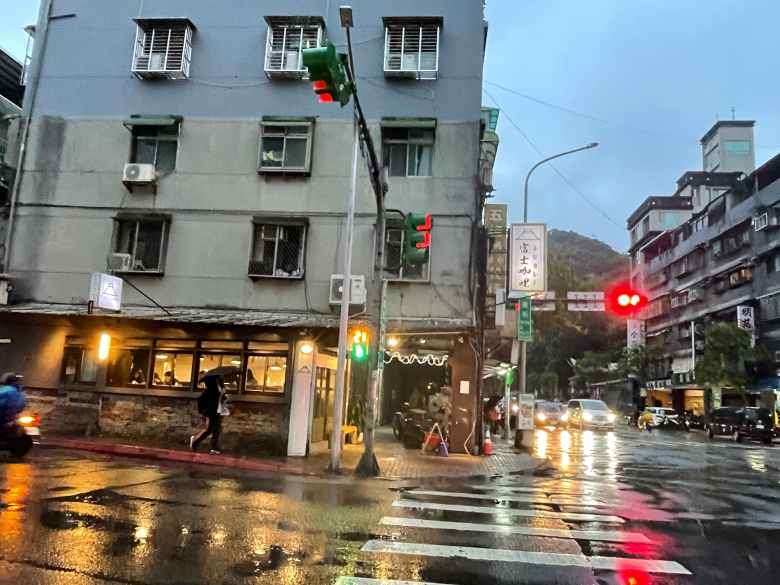 [台北大安區]富士咖哩，濃郁好吃的日式咖哩飯｜六張犁站｜麟光站