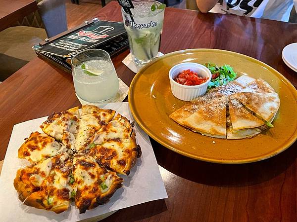 #酒吧 #巨蛋食圈 #酷帽子美式餐館