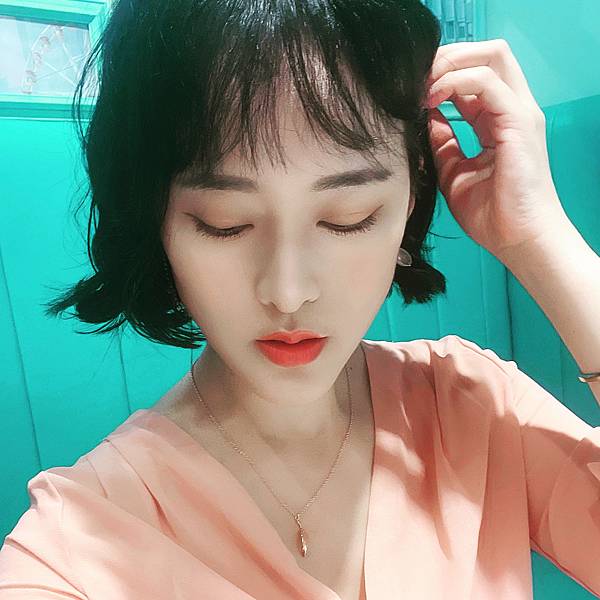 熱帶花草系🦩🌴💐🌿網美打卡新地標 /  B.Burger 嗶嗶漢堡  / 新北中和平價美食餐廳🦩🦩🦩🦩超浮誇盪鞦韆椅、拍照花牆、IG打卡熱點  @中和景平站