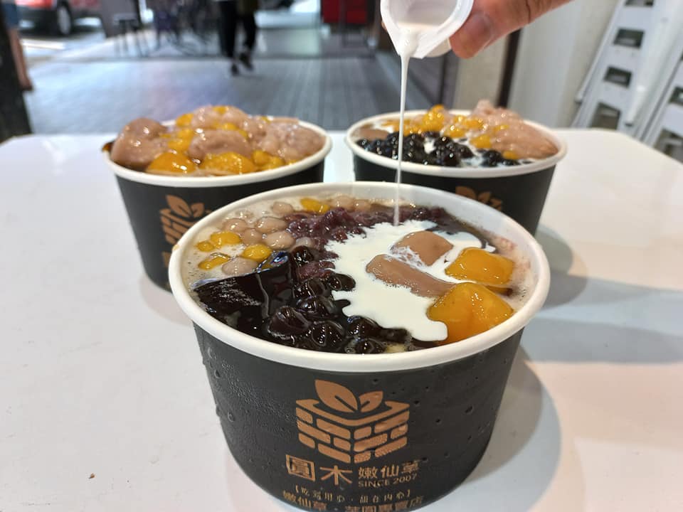 台中甜點/圓木嫩仙草